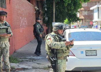 Hallan cuerpo de un hombre envuelto en plástico detrás de Bomberos en Culiacán