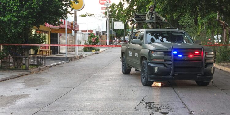 Balean a estudiante de bachillerato de la UAS en la colonia Aurora, en Culiacán
