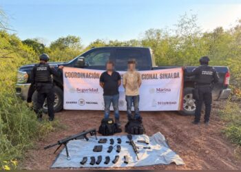 En Mocorito, el Grupo Interinstitucional detuvo a dos civiles que viajaban en camioneta robada; les aseguraron un barret calibre .50 