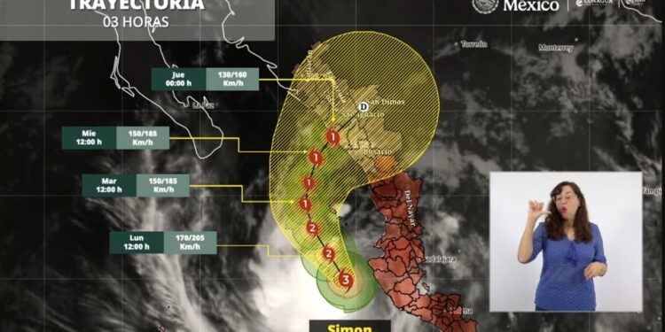 Huracán Simón mantiene categoría 3 y podría dirigirse hacia Sinaloa; prevén posible impacto el miércoles