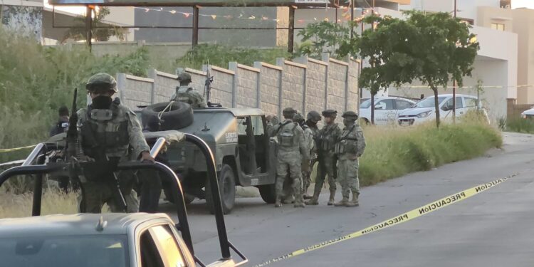 Hallan a hombre decapitado y envuelto en una cobija en Lomas de San Isidro, Culiacán