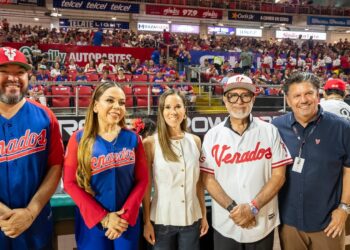 Más de 15 mil personas viven un espectacular arranque de la Liga Mexicana del Pacífico en Mazatlán
