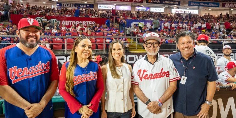 Más de 15 mil personas viven un espectacular arranque de la Liga Mexicana del Pacífico en Mazatlán