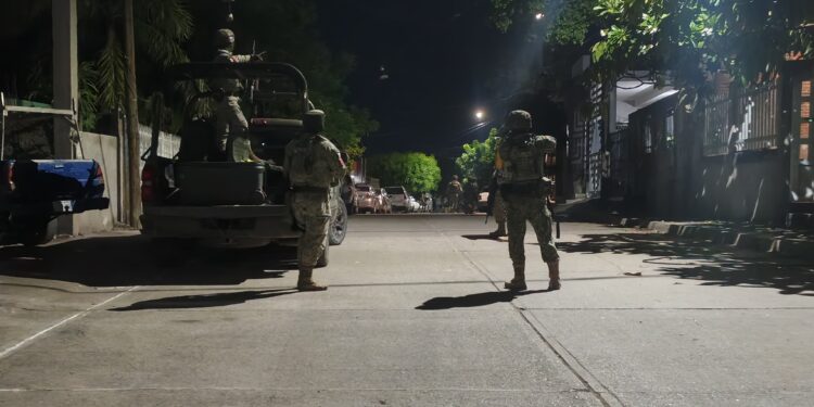 Atacan a balazos a un albañil en la colonia El Mirador, en Culiacán