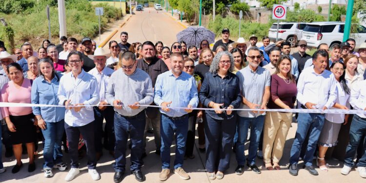 Graciela Domínguez y José Paz López inauguran obras de pavimentación en Badiraguato con una inversión de 20 mdp