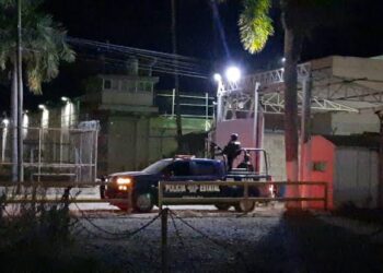 Motín en el penal de Aguaruto tras revisión sorpresa; más de 500 elementos resguardan la prisión