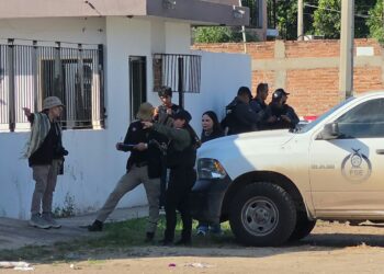 Asesinan a balazos a un hombre adulto dentro de su vivienda