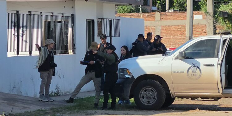 Asesinan a balazos a un hombre adulto dentro de su vivienda