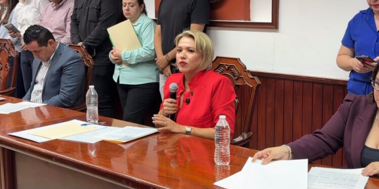 Regidoras de oposición hacen observaciones sobre gasto público, servicios e inseguridad durante informe de Culiacán