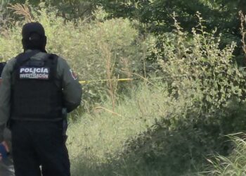 Localizan a hombre decapitado junto al río Culiacán; buscan la cabeza entre la maleza