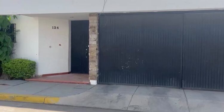Atacan a balazos vivienda vinculada a Rubén Rocha Moya en Culiacán