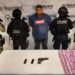 En un puesto de revisión instalado en Mazatlán, el Grupo Interinstitucional detuvo a un civil armado con presunta droga