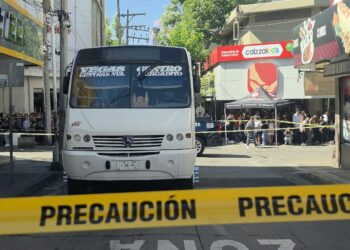 Muere mujer adulta atropellada por camión urbano en el Centro de Culiacán