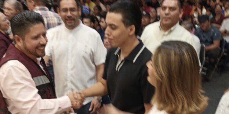 “De corazón y con ganas”: Rubén Miranda formaliza su registro para la Coordinación Municipal de Morena en Culiacán